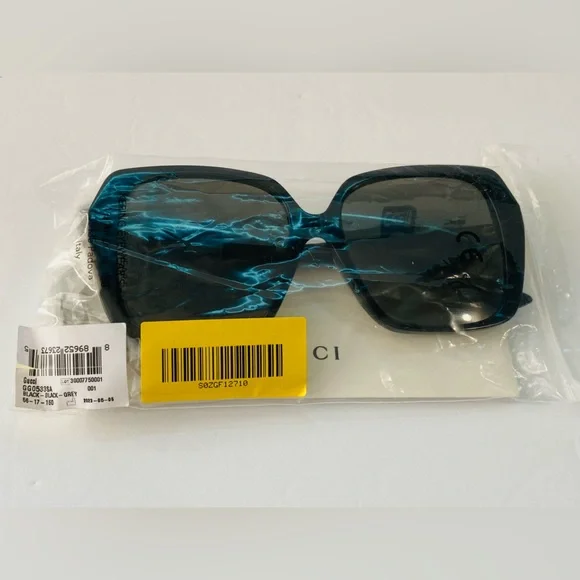 New Gucci Women’s Square Ladies Sunglasses
Item No. GG0533SA 001 56 - Picture 13 of 14